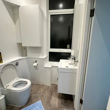 Cosy One Bedroom Flat Лондон Экстерьер фото