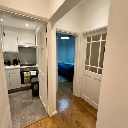 Cosy One Bedroom Flat Лондон Экстерьер фото