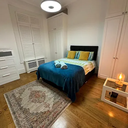 Cosy One Bedroom Flat Лондон Экстерьер фото