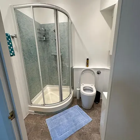 Cosy One Bedroom Flat Лондон Экстерьер фото